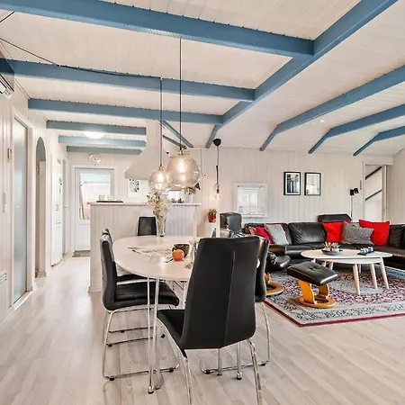 Beautiful Home In Hejls With Sauna 度假居