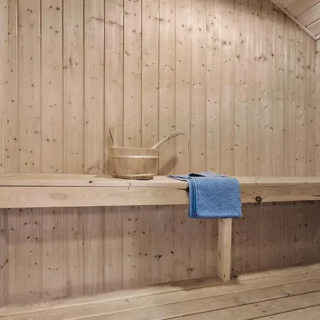 Beautiful Home In Hejls With Sauna 度假居 *