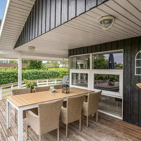 Beautiful Home In Hejls With Sauna 度假居 *